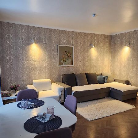 Charme Apartment Γιέλγκαβα Εξωτερικό φωτογραφία